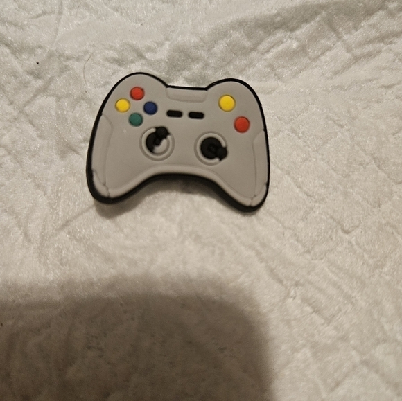 4/$8 Shoe Charm for Crocs - Game remote - Picture 3 of 3